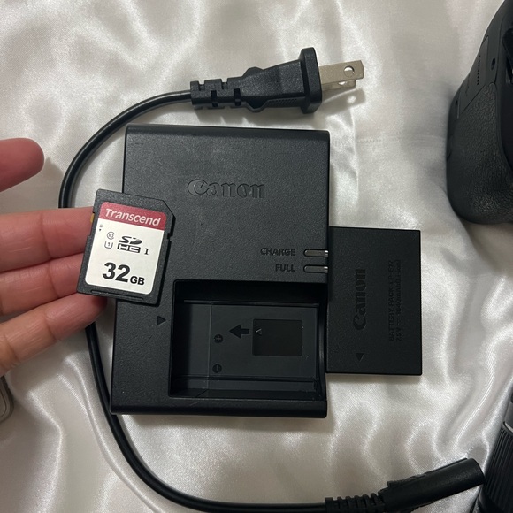 Canon camera - Picture 4 of 10